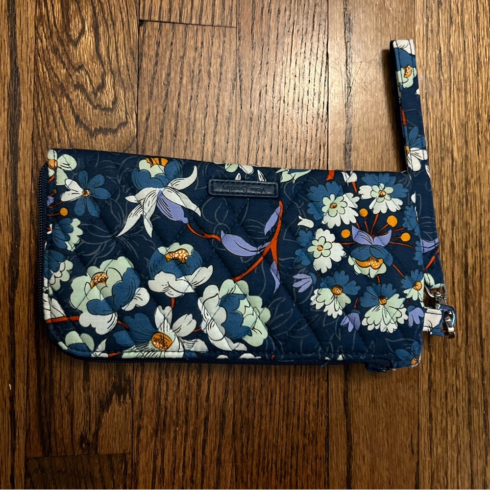 Vera Bradley Tech Wristlet with Clear Touch